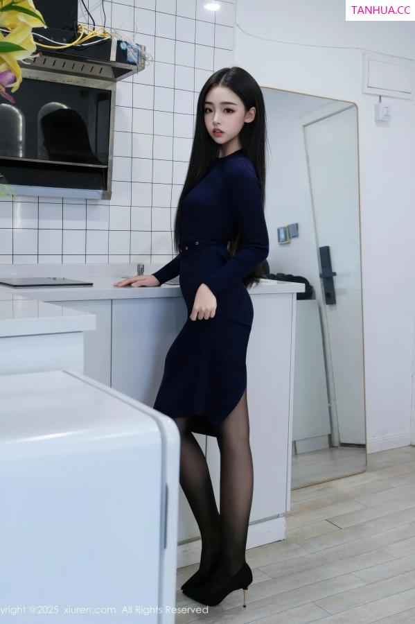   [XiuRen]高清写真图 2025.12.30 No.11173 虞姬无悔 黑丝吊袜第5张图片